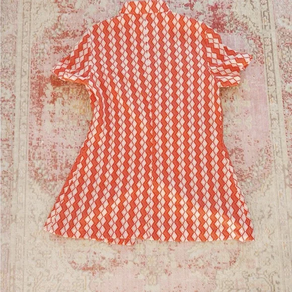 Montgomery Ward, Woman’s Vintage Short-Sleeve Orange Patterned Men’s Shirt - Picture 2 of 4
